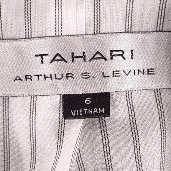 Tahari Arthur S. Levine Gray Stitch Design 2 Button Blazer, Jacket Size 6 - Picture 9 of 10